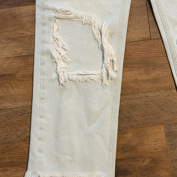 Free People Maggie Raw Hem Paradise Blue Distressed Jeans Size 27 28 inseam NWT - Picture 3 of 10